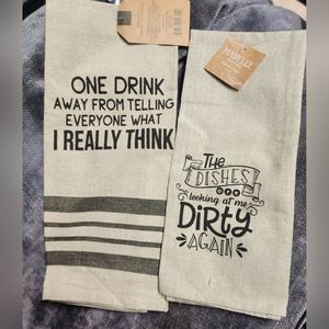 **NWT**set of funny kitchen towels!